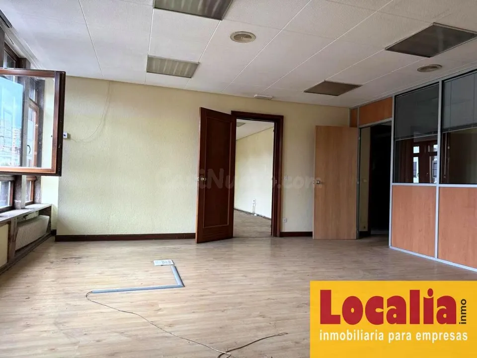 Excepcional local para oficinas en Santander.