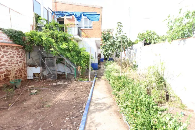 CASA PARA REFORMA ÍNTEGRA PRÓXIMA A PLAZA DEL ARENAL CON 375 m2 DE PARCELA Y 225 m2 DE PATIO — 25
