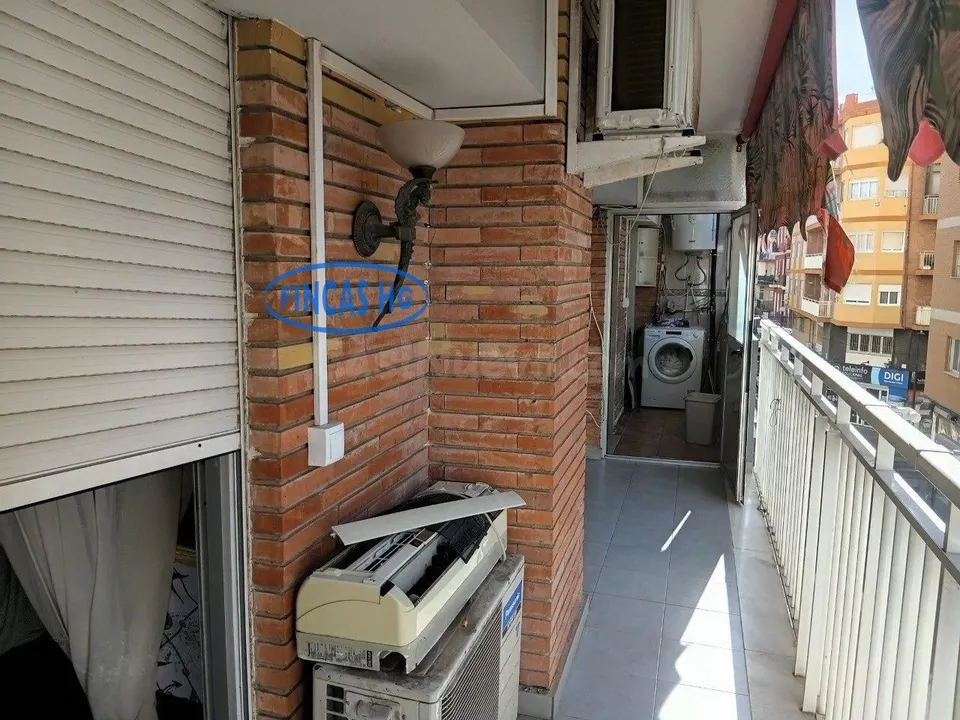Vivienda amplia y luminosa en Carolinas Bajas, junto a la calle San Carlos