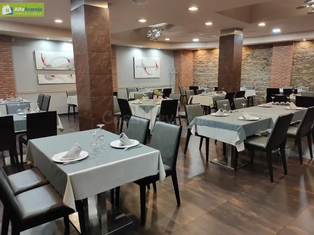 RESTAURANTE CON TRASPASO EN ALQUILER, CÉNTRICO Y CON AMPLIA  - foto 2