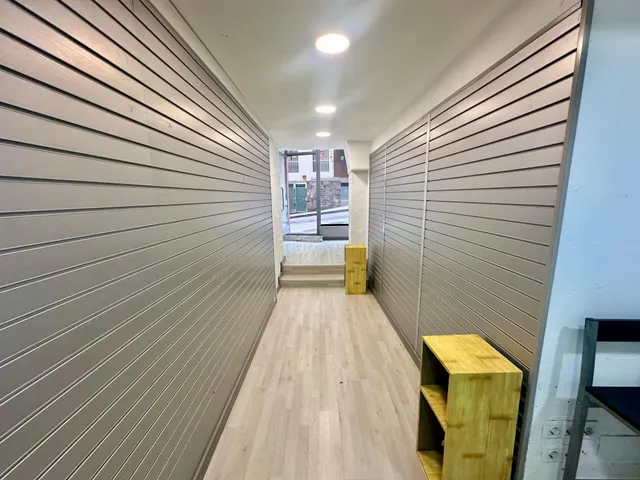 Local comercial con gran visibilidad en Santander — 6