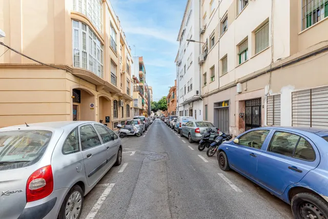Amplio Apartamento con Licencia Turística en el Corazón de la Ciudad — 18
