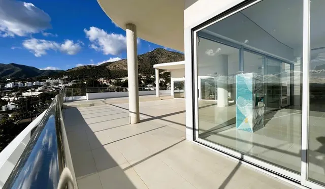 LLAVE EN MANO. ÁTICO MARIPOSA CON ENORME TERRAZA, ORIENTACIÓN SUROESTE Y VISTAS PANORÁMICAS AL MAR — 27