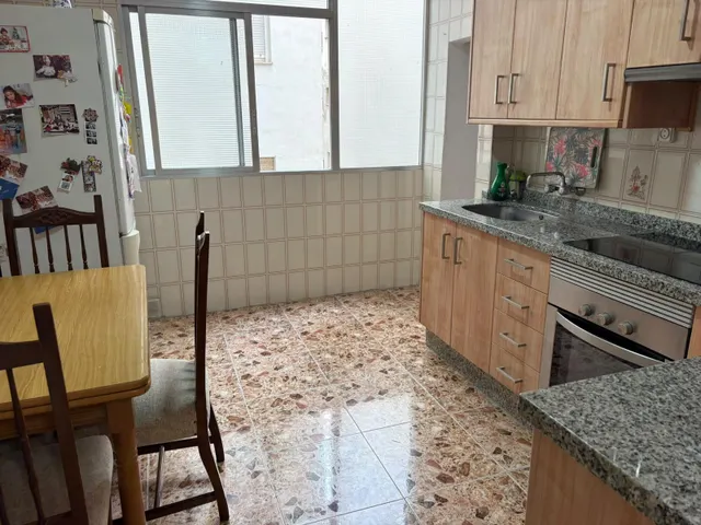 Te ofrecemos este bonito piso de 2 habitaciones y vestidor en bloque con ascensor recién reformado! — 6