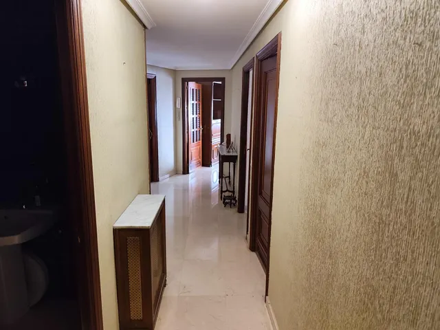 Piso exterior en buen edificio junto a Avda. Gran Capitán — 16