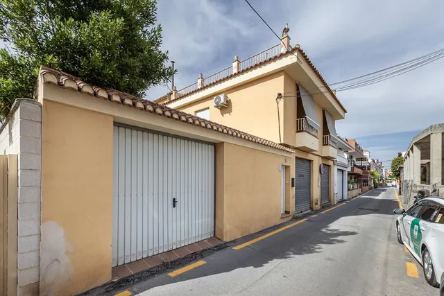 CHALET ADOSADO EN OGIJARES ( GRANADA) — 46