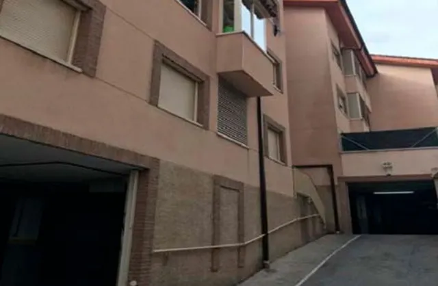 OPORTUNIDAD !!! VARIAS PLAZAS DE GARAJE EN VENTA ! — 4
