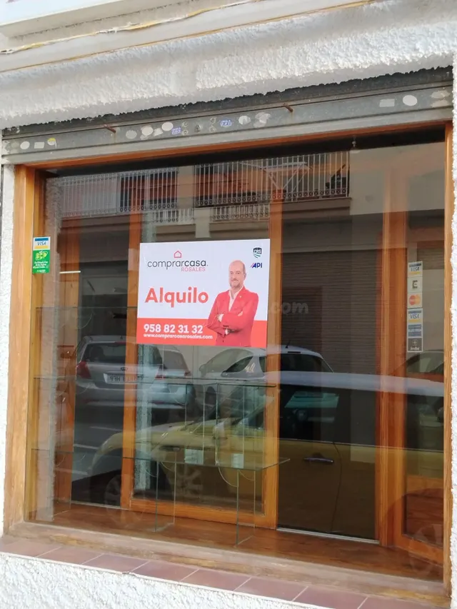 FANTASTICO LOCAL EN UNA DE LAS MEJORES ZONAS DE MOTRIL - foto 4