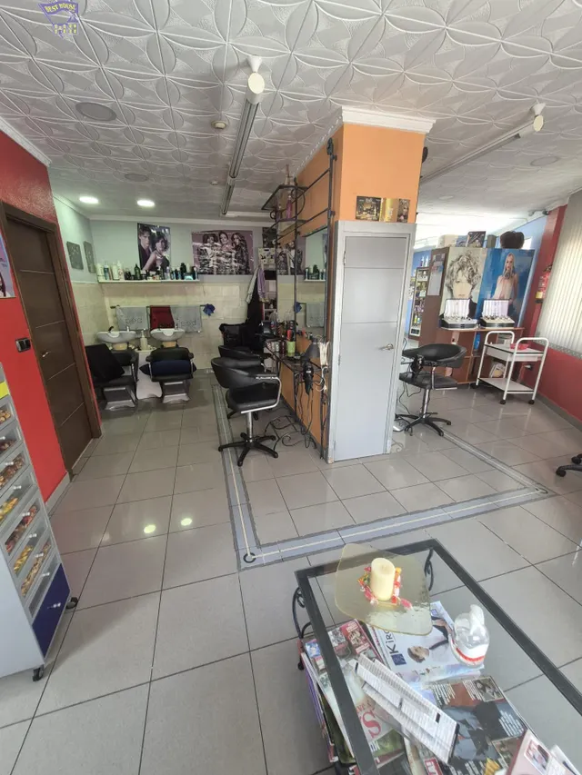SE VENDE O SE ALQUILA LOCAL COMERCIAL EN LAS CANTERAS — 7