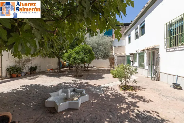 Casa con gran solar — 49