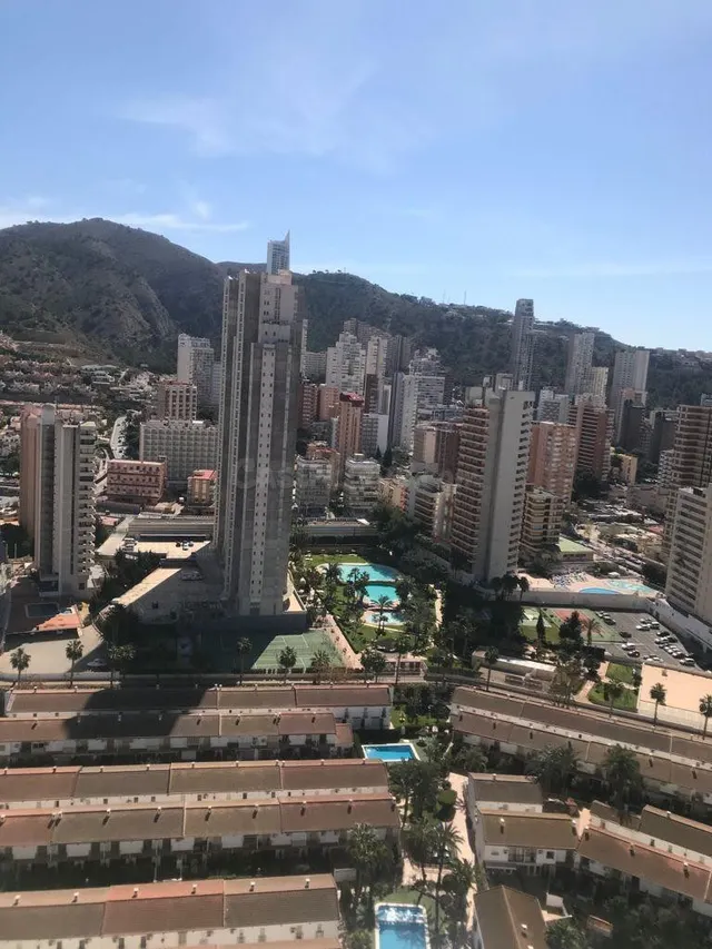 Piso de 3 habitaciones con vistas increíbles cerca de la playa de Levante Benidorm! www.euroloix.com — 2