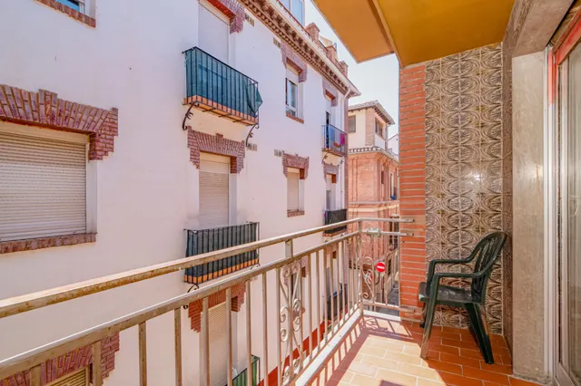 PISO DE 4 DORMITORIOS EN EL CENTRO DE GRANADA — 23