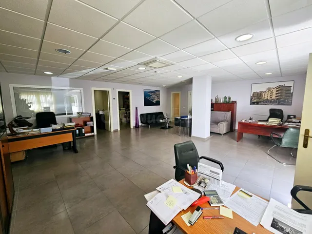 Local comercial 96m² en venta - 1ª línea de playa - foto 2