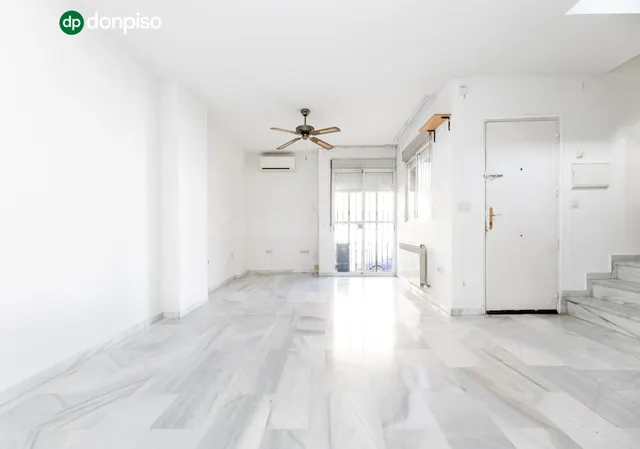 Vive en el corazón de Armilla: 4 dormitorios, patio, terraza - foto 4