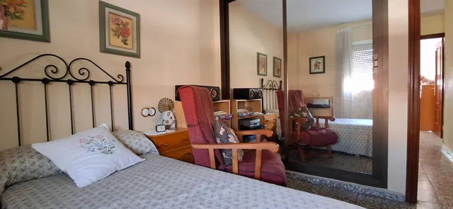 AMPLIA VIVIENDA DE 4 DORMITORIOS Y 2 BAÑOS. MEJOR PRECIO DE ZONA — 25