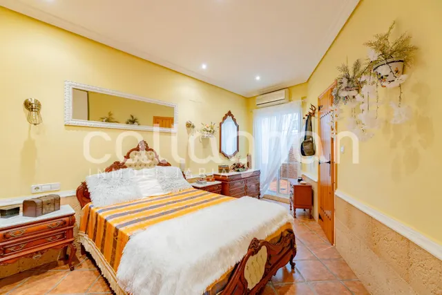 Amplia casa de pueblo con 6 habitaciones en Moncada — 15