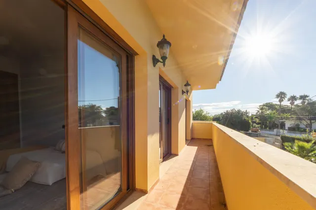 Espectacular Chalet en Mont-Roig del Camp con Piscina y Amplio Jardín — 27