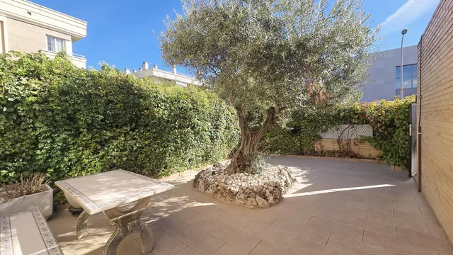 Alquiler de habitaciones por temporada en chalet con piscina de Villanueva de la Cañada (Madrid). — 31