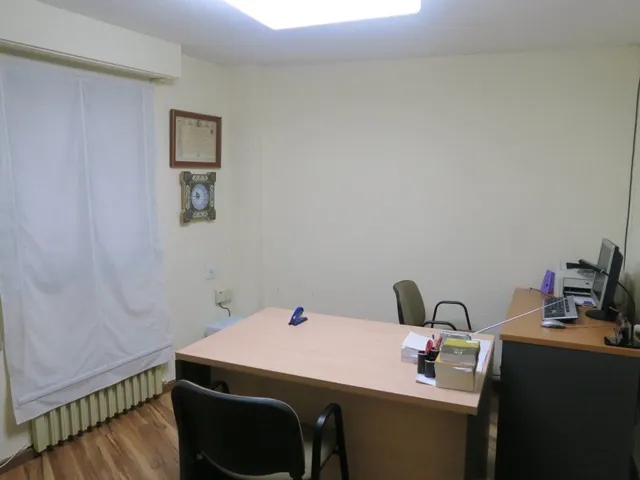 Alquiler de DESPACHO en zona Extramuros, calle Juan Llorens (coworking) — 7