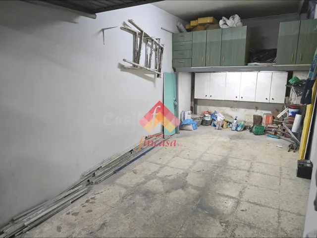 SE VENDE COCHERA CERRADA - foto 2