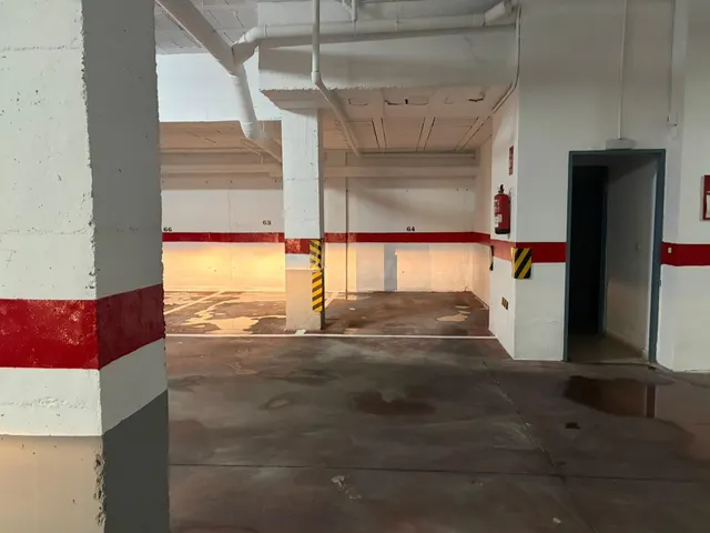 Plaza de garaje en venta por 20.000 € | Fácil acceso cerca de Felipe II — 2