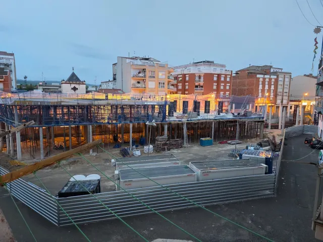 Venta piso en Igualada zona levante 4 habitaciones, balcón y terraza comunitaria!! — 4