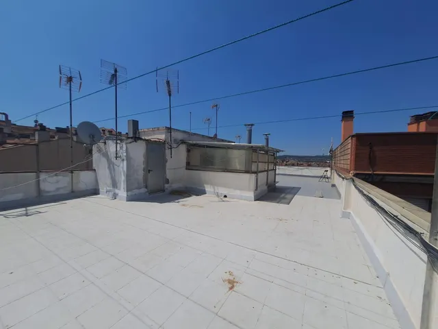 ATICO CON 3 habitaciones EN LA CRTA. BARCELONA — 13