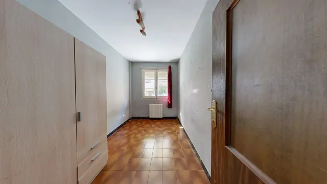 Piso de 59m2 con PLAZA DE GARAJE. Distribuido en tres dormitorios, salón, cocina y baño — 11