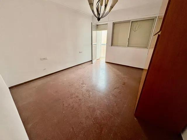 PISO DE GRANDES DIMENSIONES — 7