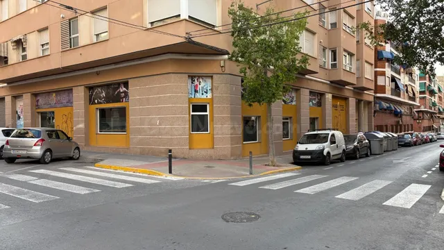 Local esquina en venta zona toscar — 2
