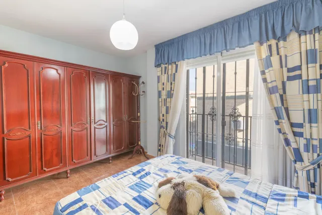 Casa independiente a 5 minutos de Granada en buen estado para entrar a vivir — 47