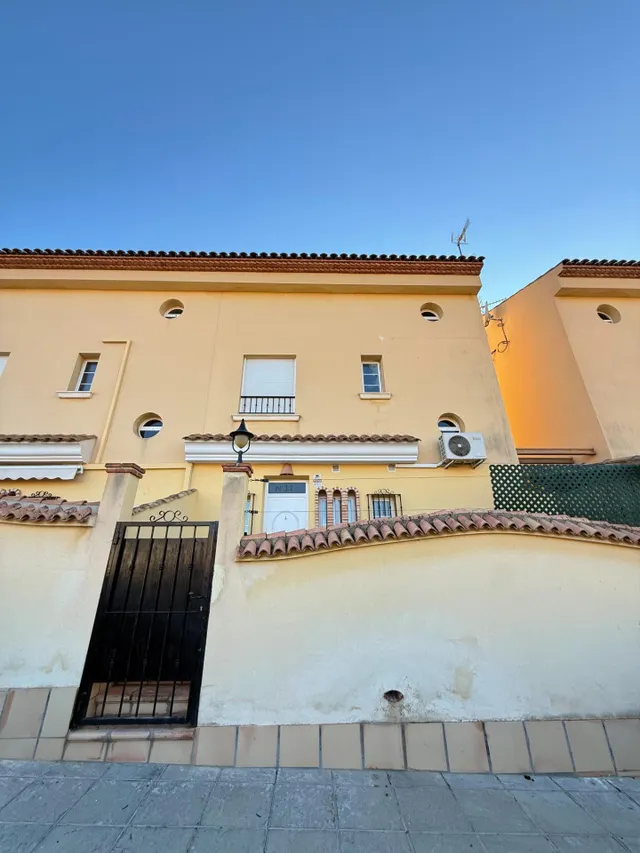 Bungalow con jardín privado, garaje y piscina comunitaria en Santa Pola — 39