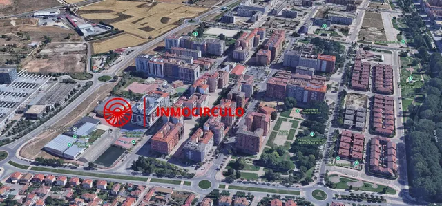 Exclusivo Chalet Pareado Junto al HUBU: Tu Oasis Urbano en Burgos — 35
