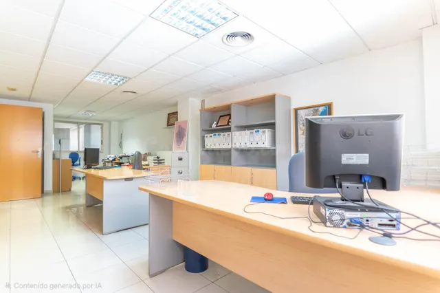 ¡GRAN OPORTUNIDAD DE INVERSIÓN EN ALICANTE!   ✨ Local de gran superficie con potencial para proyecto residencial — 3