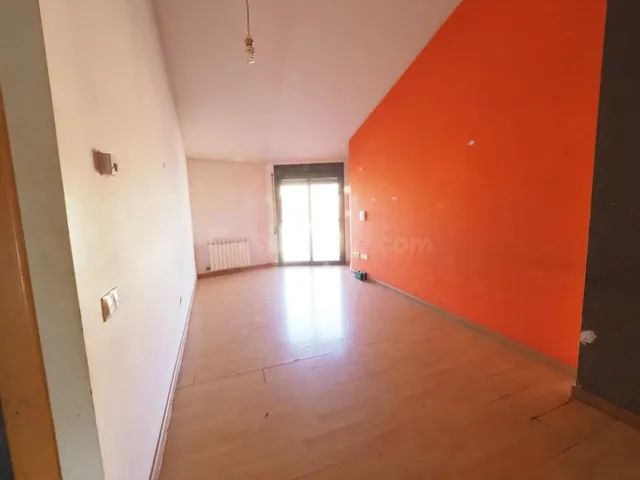 Se vende piso con parking en Manlleu — 2