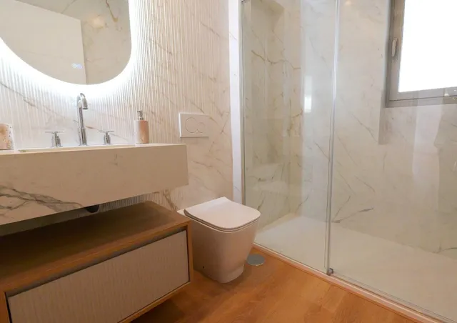 Apartamento 1 Dorm. de Lujo en Primerisima Linea con Vistas Piscina Parking y Gimnasio — 15