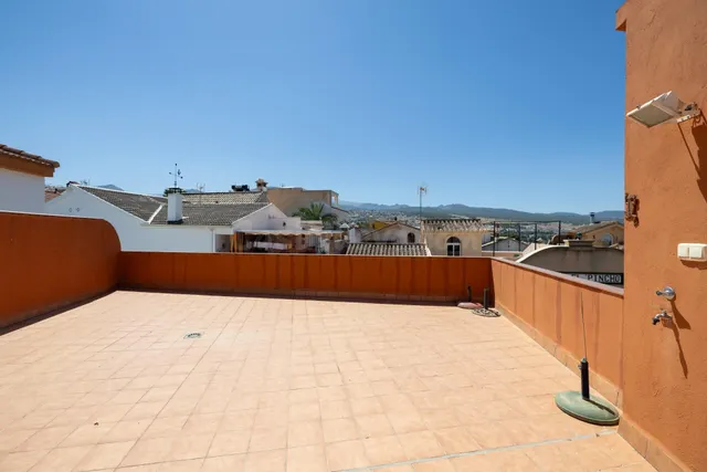 SE VENDE ÁTICO CON GRAN TERRAZA Y VISTAS A SIERRA NEVADA GRA - foto 2