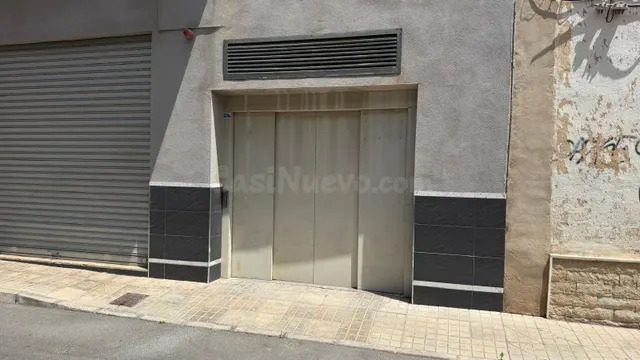 Amplio Parking en Venta en el Corazón de Petrer - foto 2