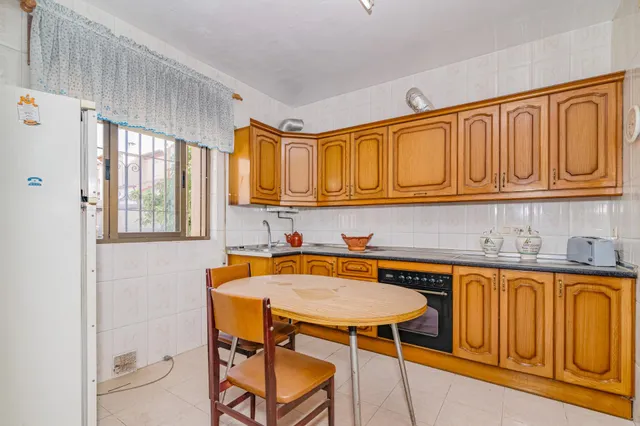 Gran casa de pueblo con terreno, en Ambroz (1260 m2 de parcela) — 11