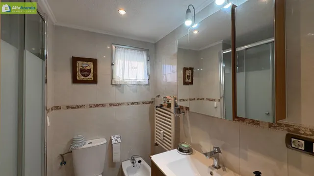 PISO REFORMADO 4 DORMITORIOS Y PLAZA DE GARAJE INCLUIDA — 8