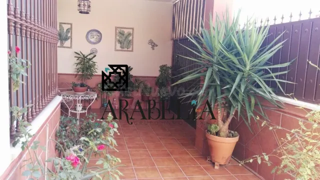 INCREIBLE CHALET EN LA ZONA DE LA VICTORIA