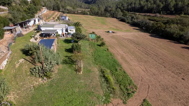 Finca Rústica de 20.000m2 con vivienda en venta. — 2