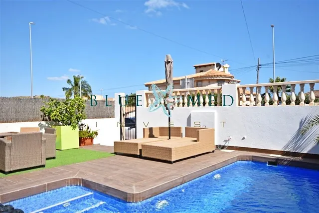 ESPECTACULAR CHALET INDEPENDIENTE CON PISCINA PRIVADA Y VIST - foto 4
