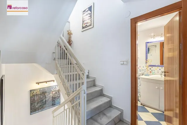 CASA PAREADA EN LA ZUBIA CON PISCINA, ZONA DE BARBACOA Y JARDÍN — 31