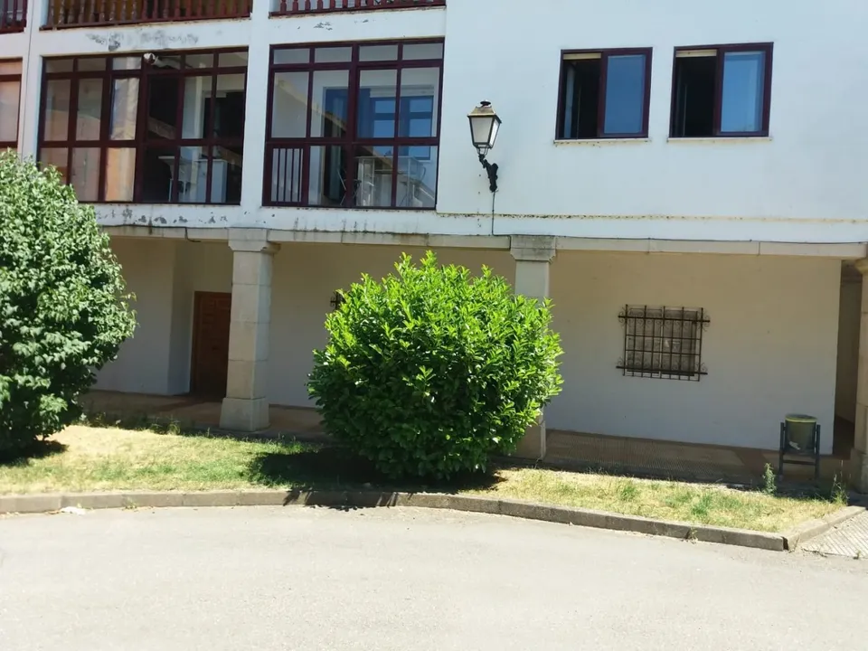 SE VENDE PISO DE 3 HAB.,SALÓN, COCINA, BAÑO, TERRAZA ACRISTALADA Y TRASTERO EN MANSILLA DEL ESLA.