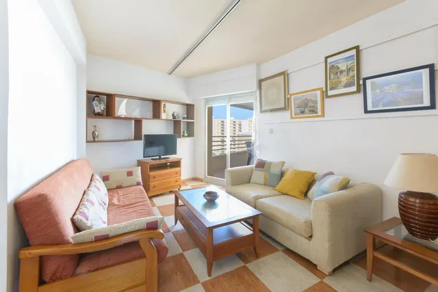 Amplio Apartamento en Playa de Gandia con Vistas al Mar — 9