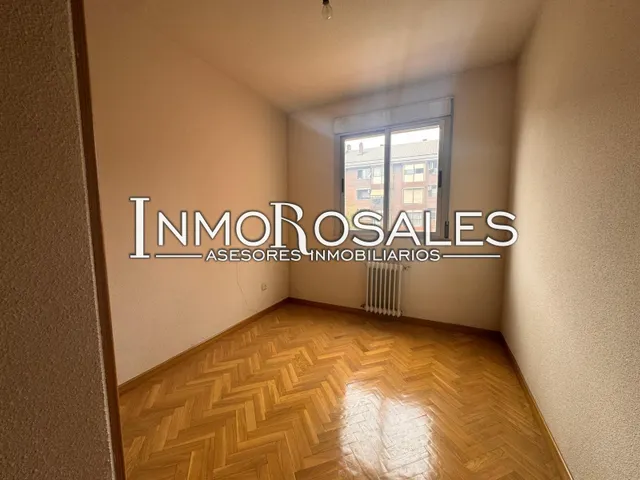 PISO 4 DORM COMUNIDAD CERRADA — 11