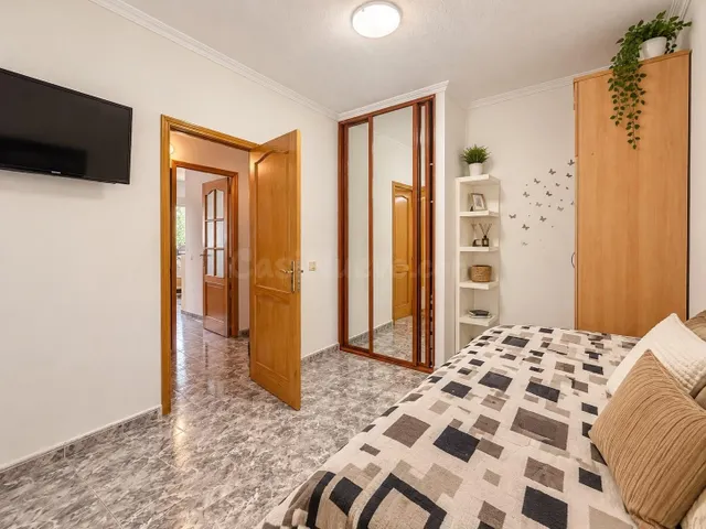 SE VENDE PISO LUMINOSO EN ALCARAVANERAS — 4