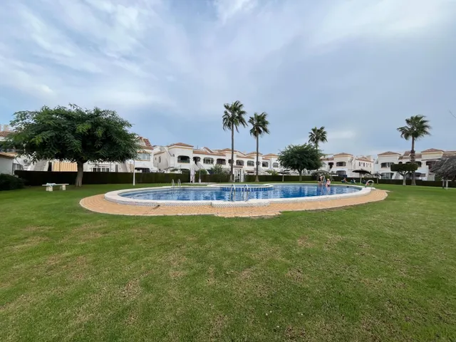 ¡Tu oasis en Altomar II, Gran Alacant. Bungalow acogedor con terraza y piscina! — 29