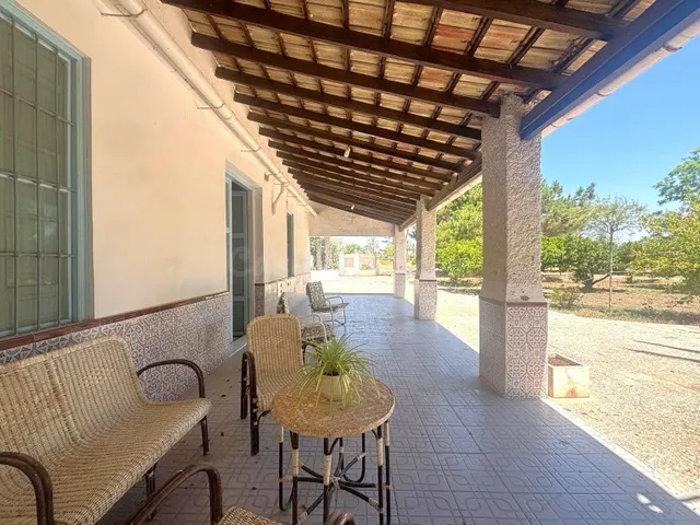 Exclusiva finca con encanto atemporal – una propiedad única cerca de Elche — 4